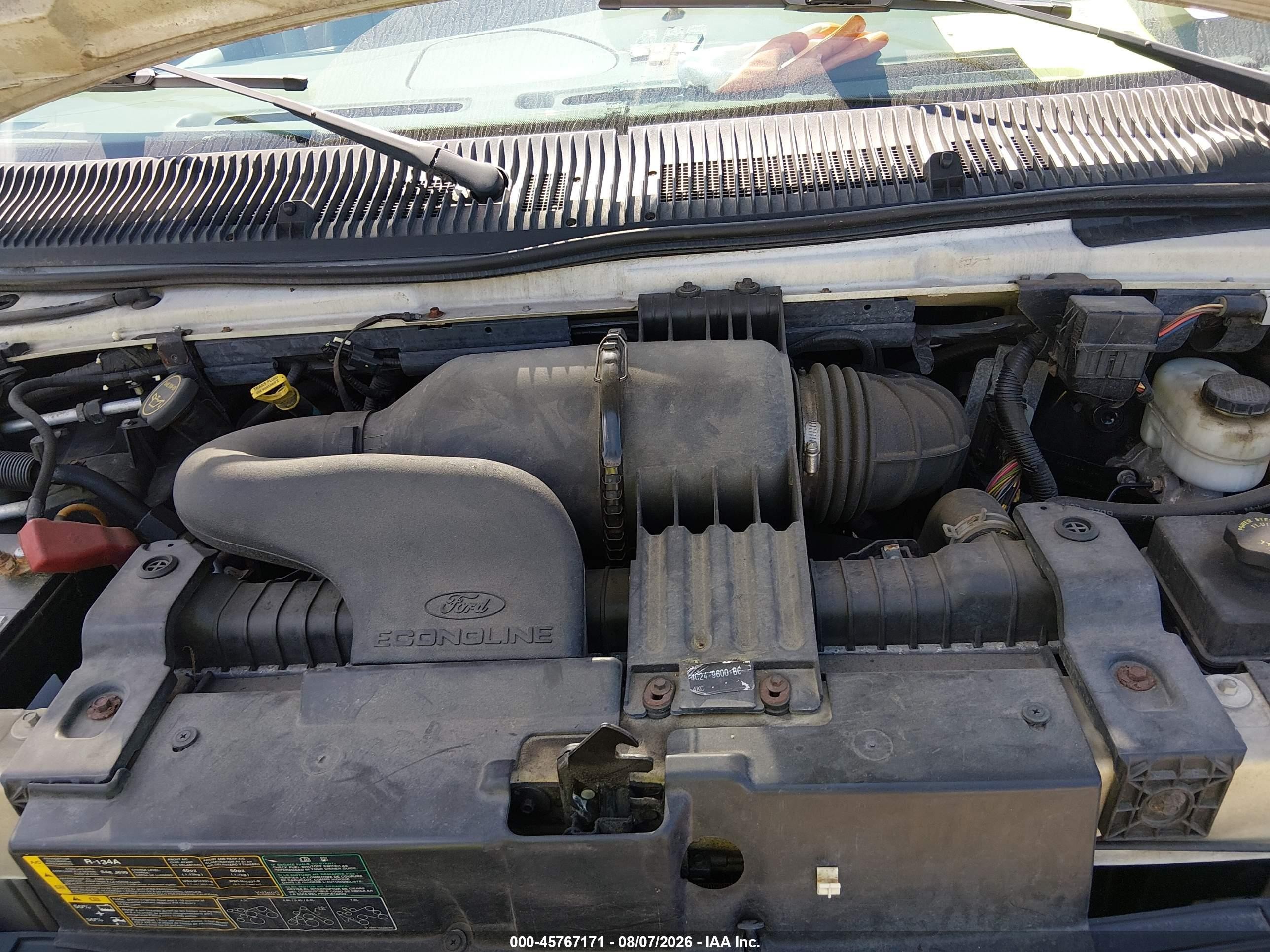 2005 Ford E-150 Commercial/recreational Белый vin: 1FTRE14W75HA52506