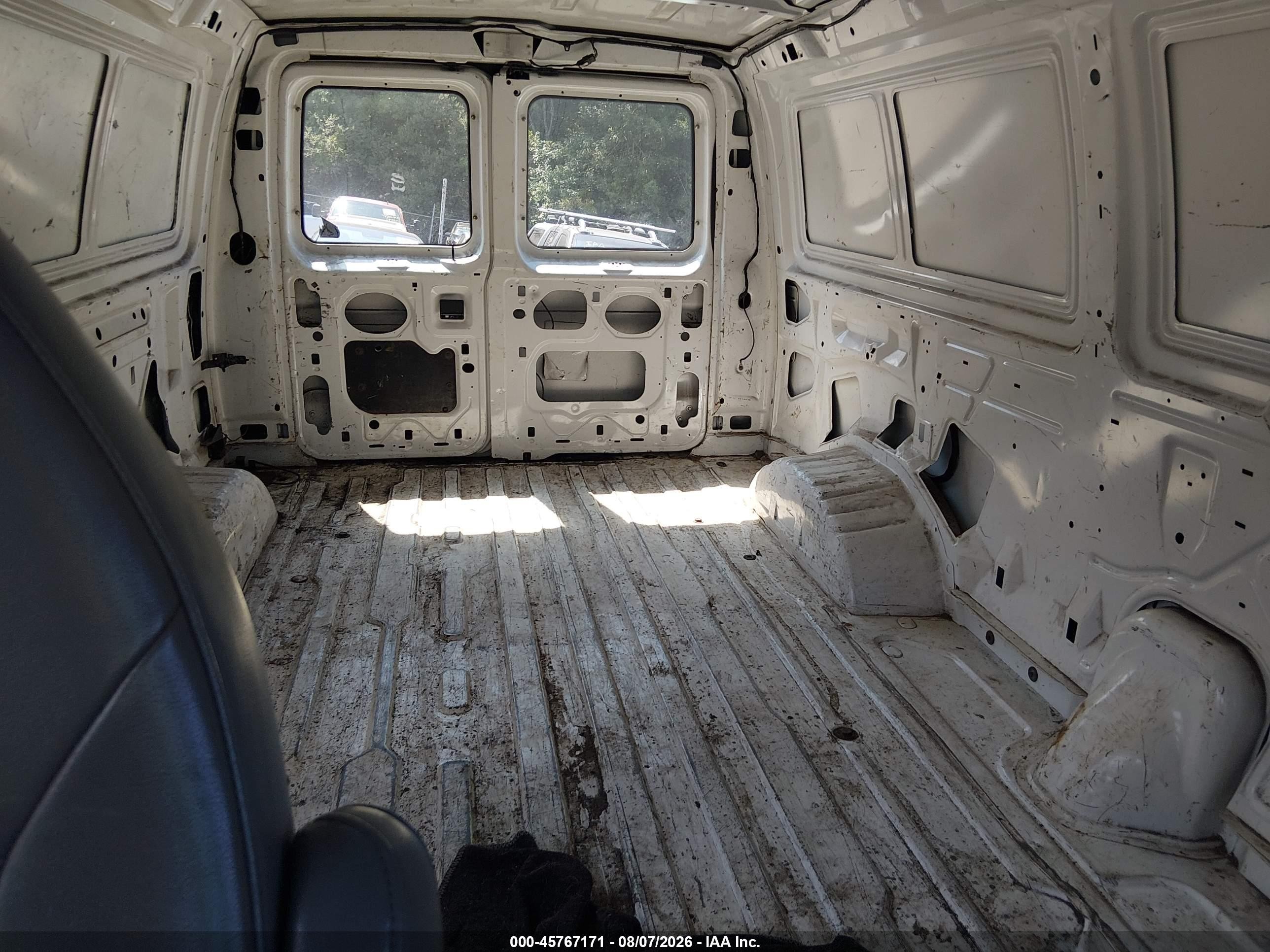 2005 Ford E-150 Commercial/recreational Белый vin: 1FTRE14W75HA52506