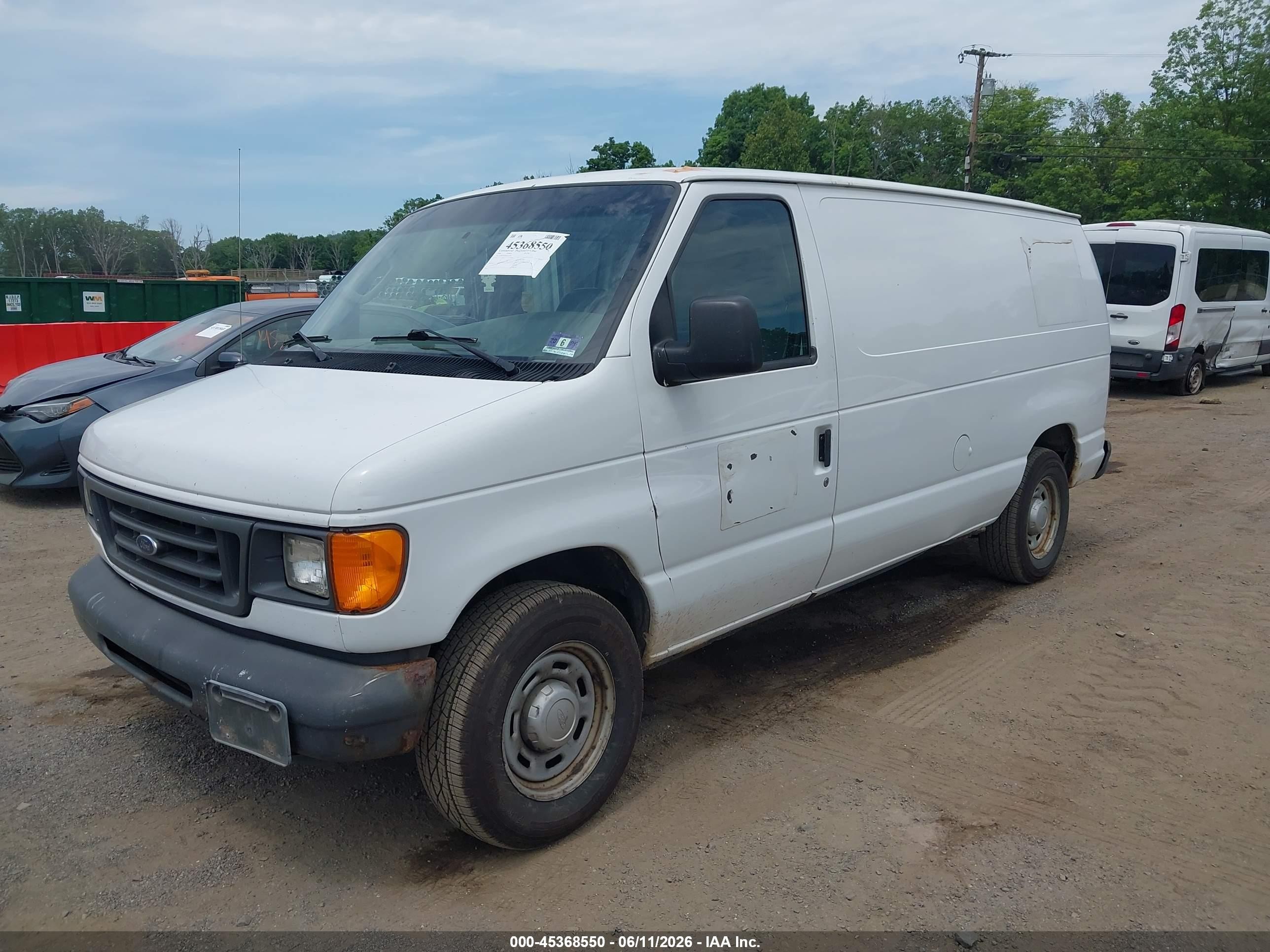 2004 Ford E-150 Commercial/recreational Белый vin: 1FTRE14W84HA93791