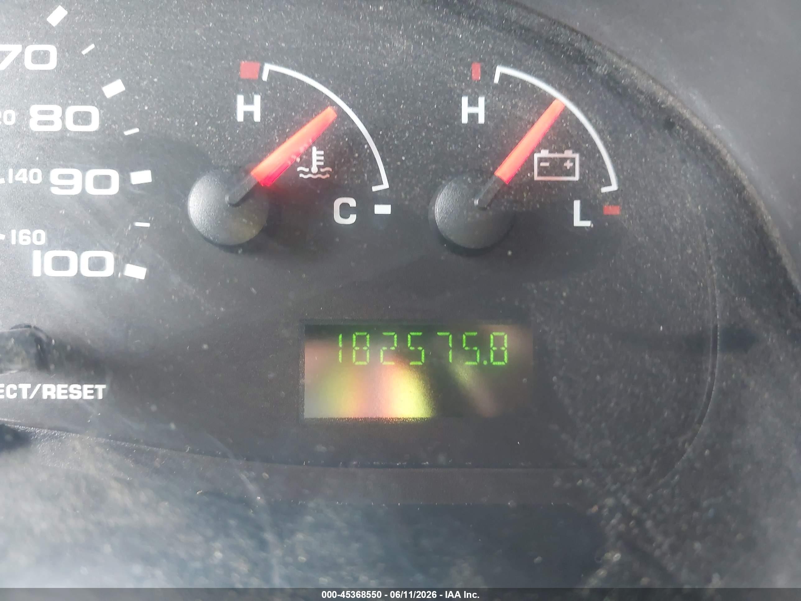 2004 Ford E-150 Commercial/recreational Белый vin: 1FTRE14W84HA93791