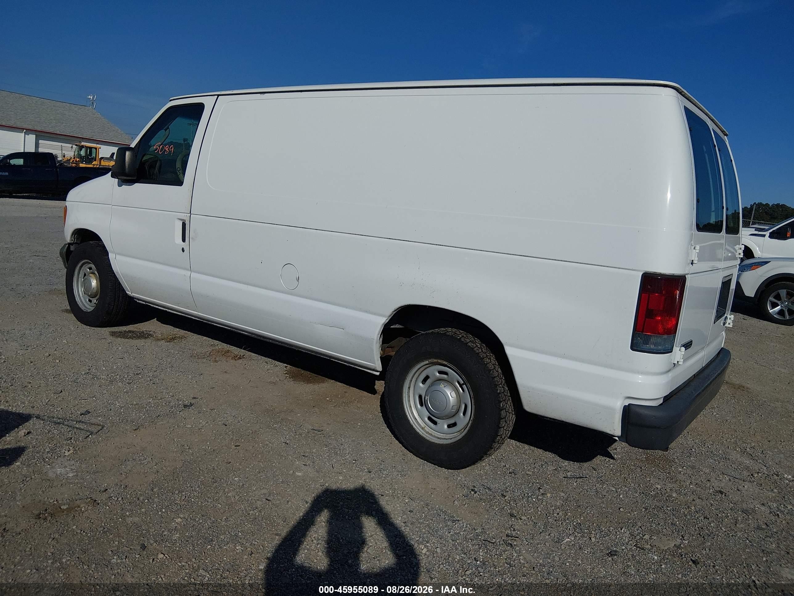 2006 Ford E-150 Commercial/recreational White vin: 1FTRE14W86HA01405