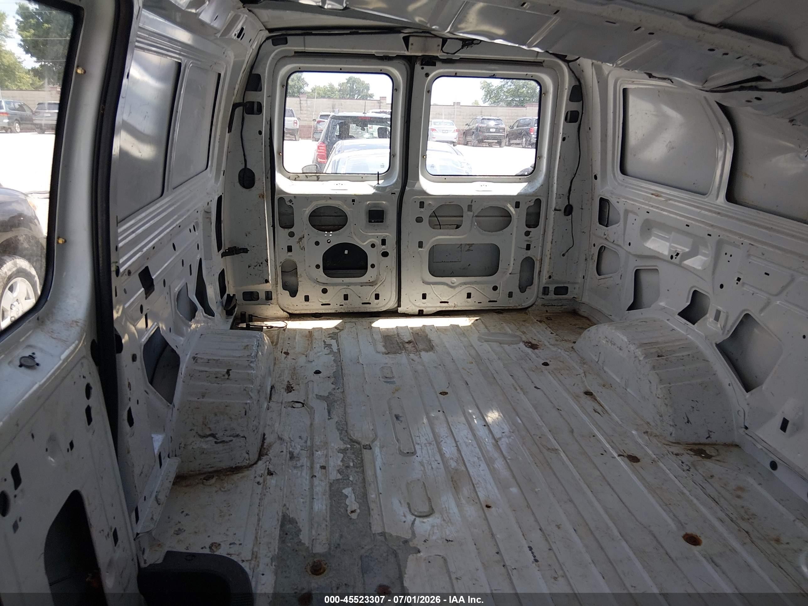 2006 Ford E-150 Commercial/recreational Белый vin: 1FTRE14W86HA67131