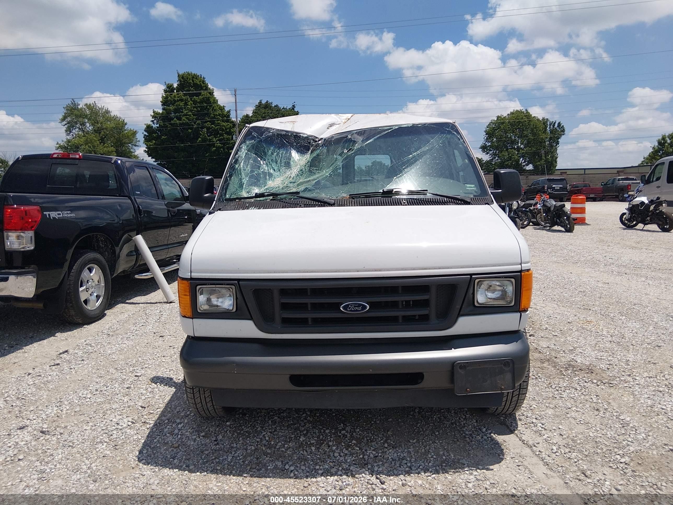 2006 Ford E-150 Commercial/recreational Белый vin: 1FTRE14W86HA67131