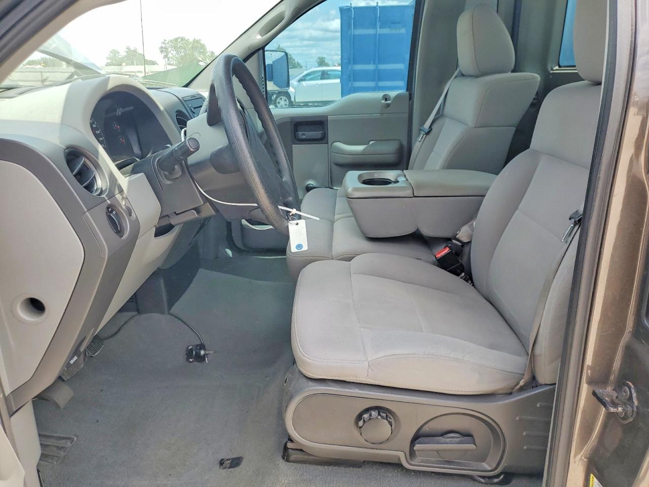 2006 Ford F150 Серый vin: 1FTRF02216KB82888
