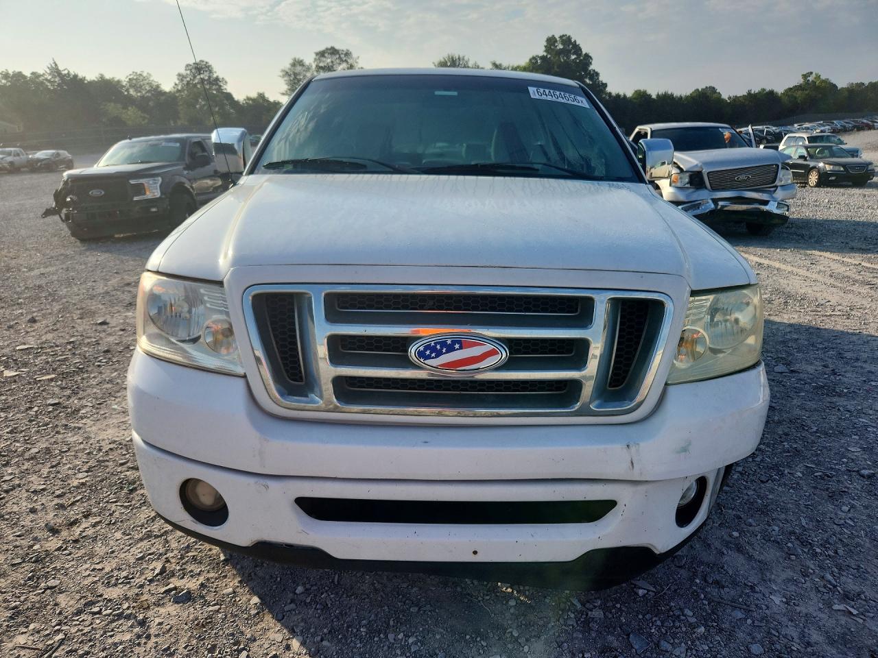2008 Ford F150 White vin: 1FTRF02248KC88383