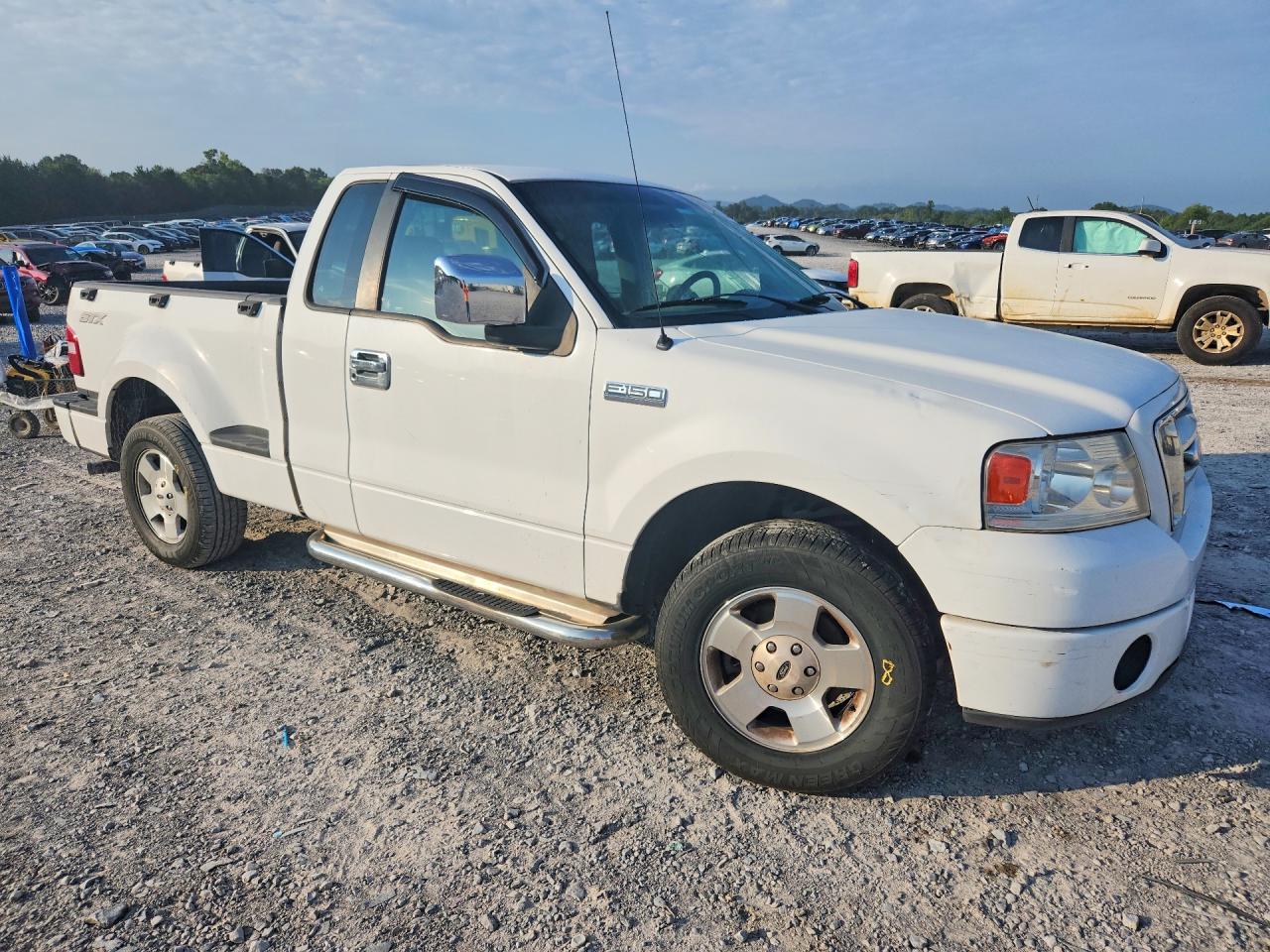 2008 Ford F150 White vin: 1FTRF02248KC88383
