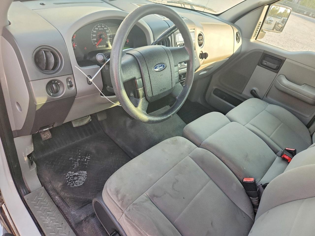 2008 Ford F150 White vin: 1FTRF02248KC88383