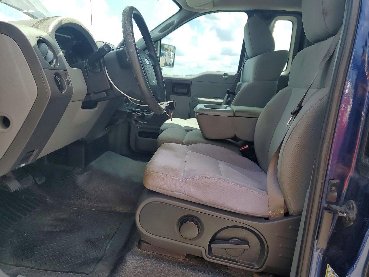 2007 Ford F150 Blue vin: 1FTRF02267KA72596