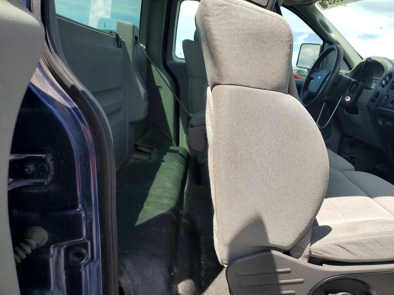 2007 Ford F150 Blue vin: 1FTRF02267KA72596
