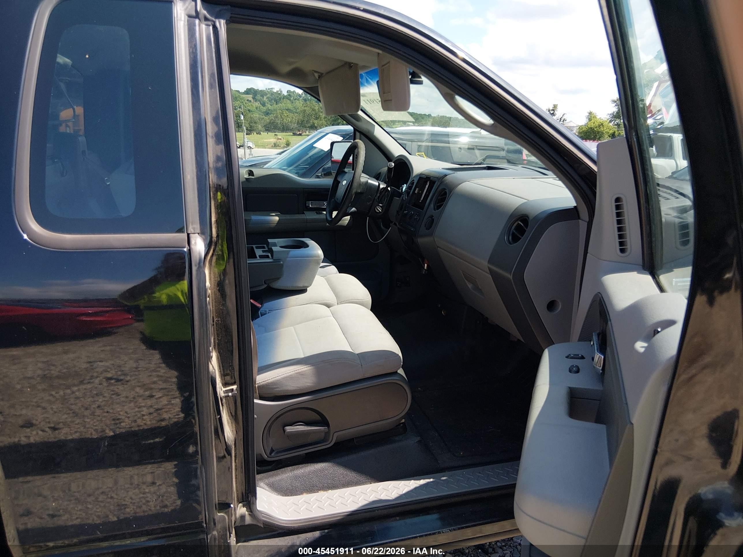 2006 Ford F-150 Stx/xlt Black vin: 1FTRF02276KC64804
