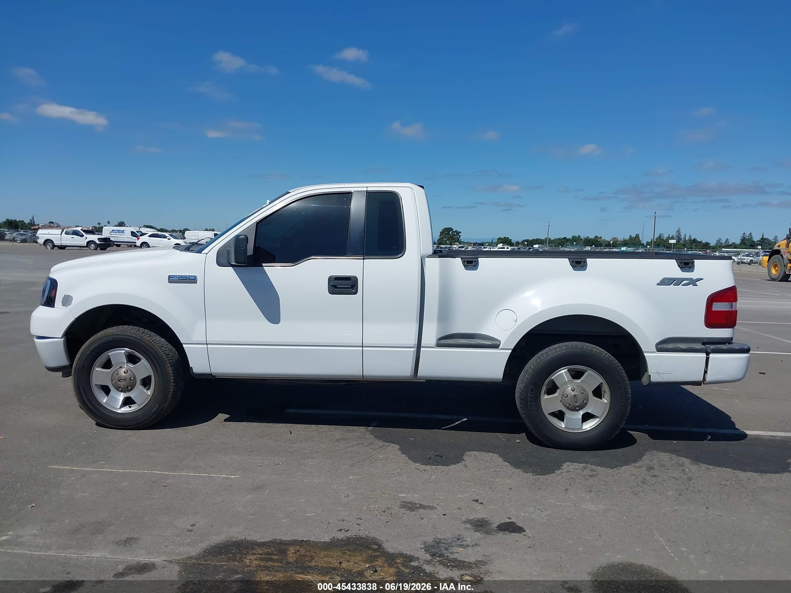 2006 Ford F-150 Stx/xlt White vin: 1FTRF02276KC90917
