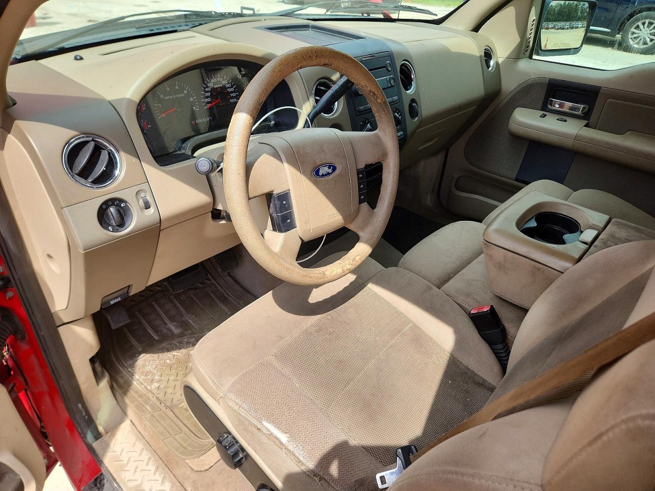 2005 Ford F150 Red vin: 1FTRF02565KC77942