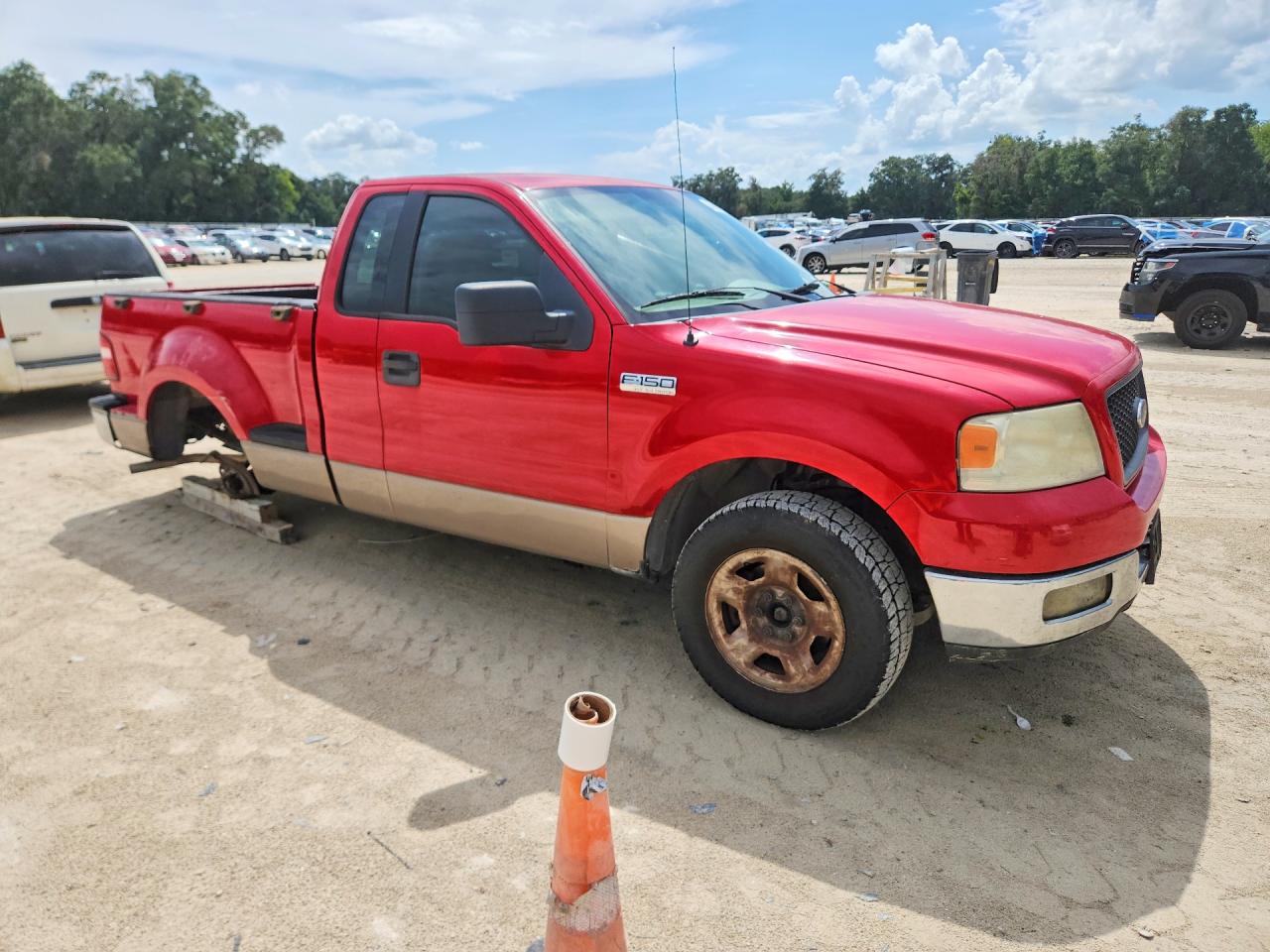 2005 Ford F150 Red vin: 1FTRF02565KC77942