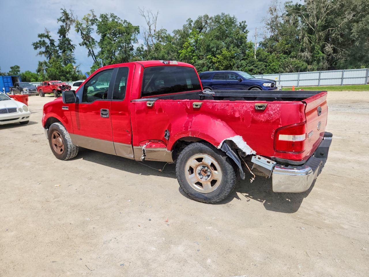 2005 Ford F150 Red vin: 1FTRF02565KC77942