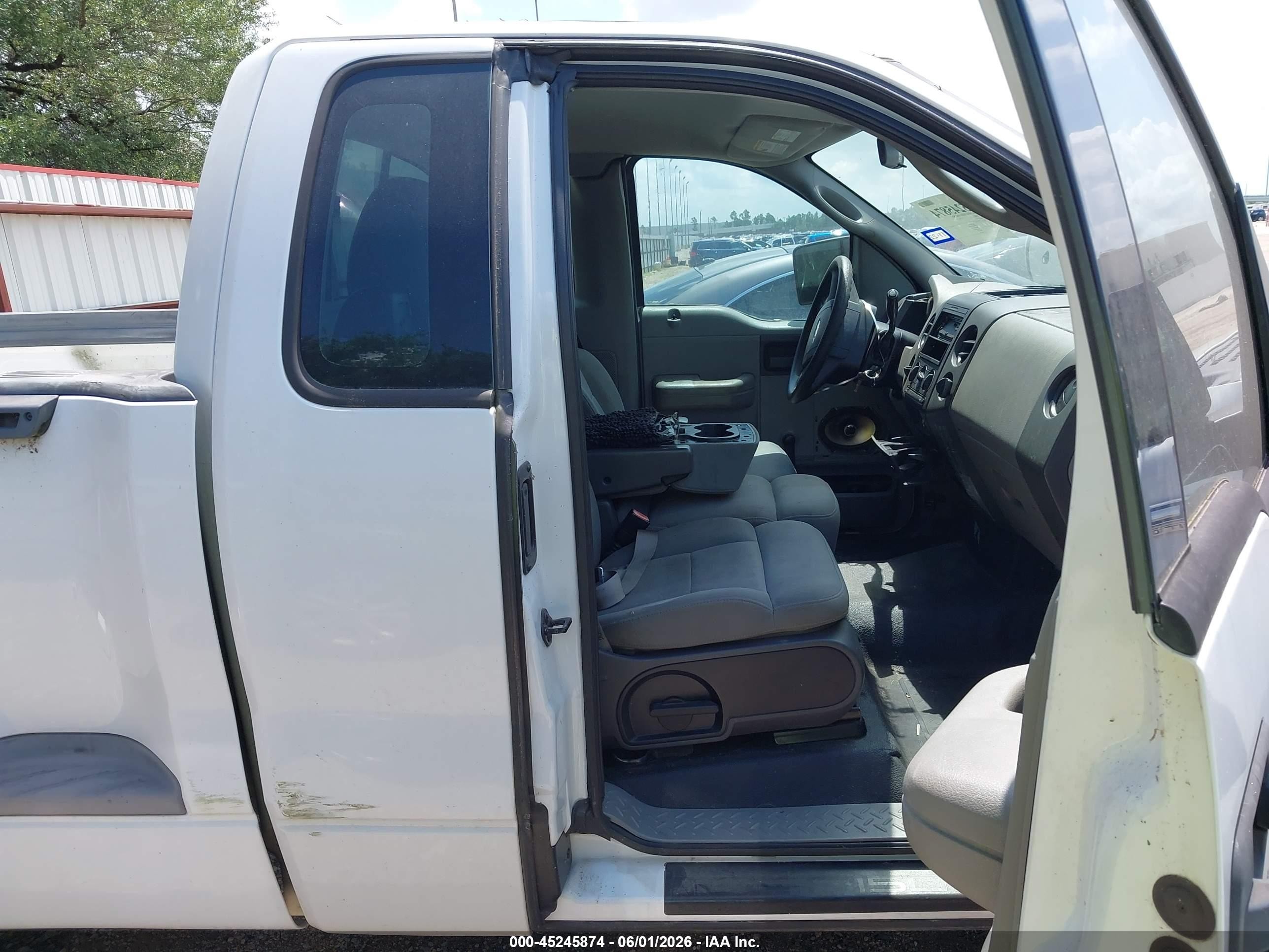 2004 Ford F-150 Stx/xlt White vin: 1FTRF02W94KD30737