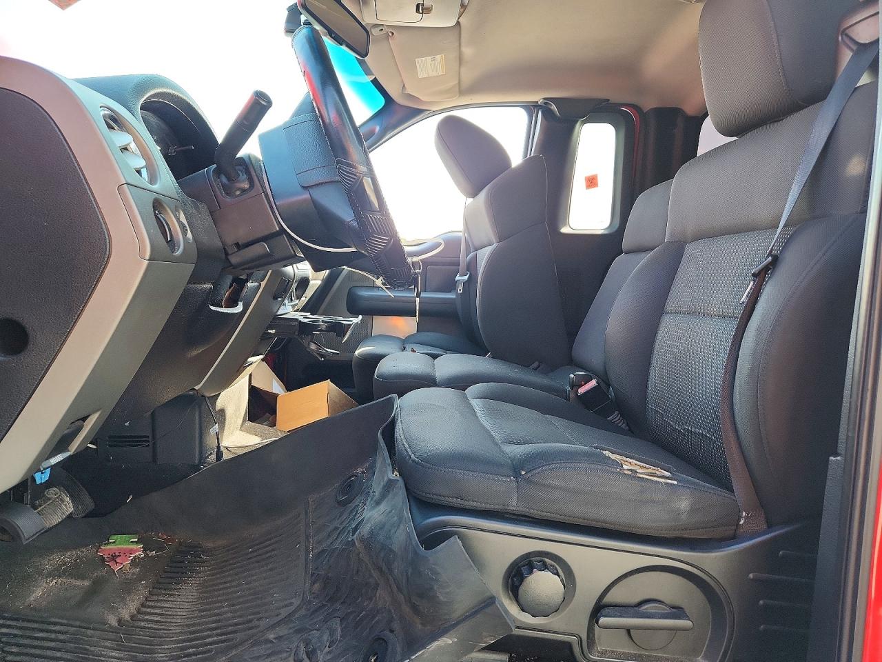 2006 Ford F150 Red vin: 1FTRF04506KC90443