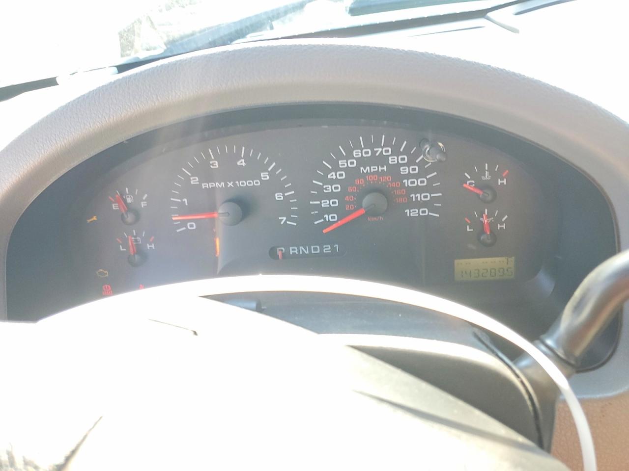 2005 Ford F150 Gray vin: 1FTRF04W55KD00455