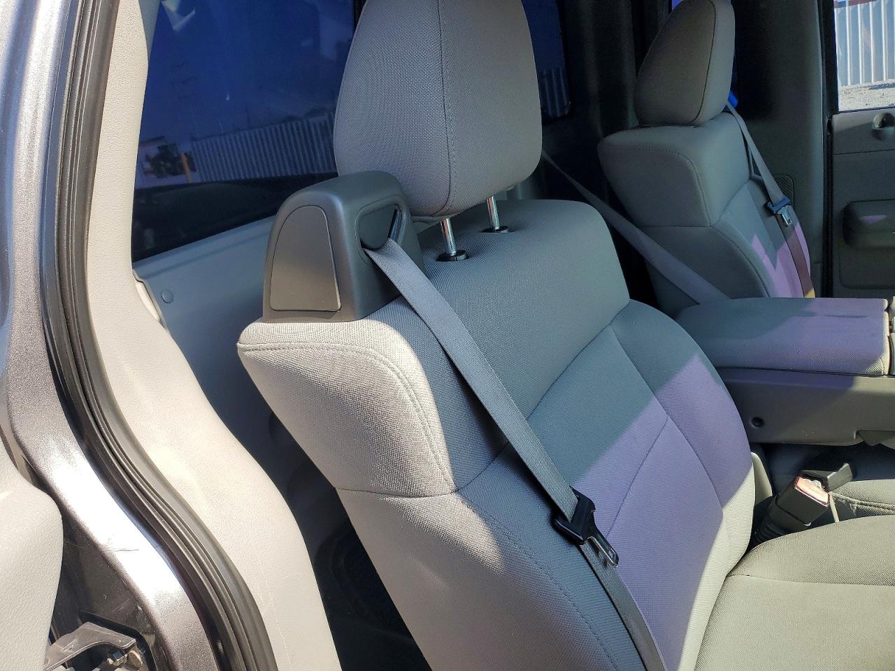 2005 Ford F150 Gray vin: 1FTRF04W55KD00455