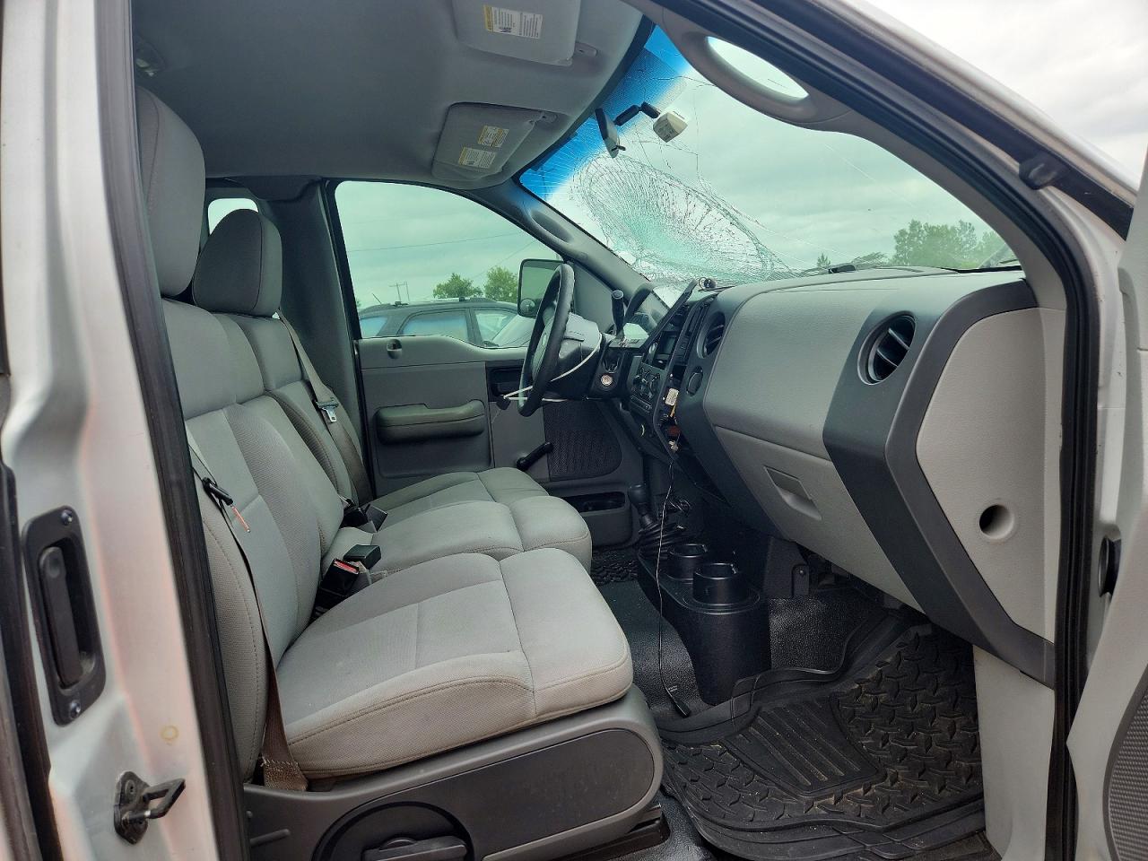 2006 Ford F150 Серебряный vin: 1FTRF04W76KA83184