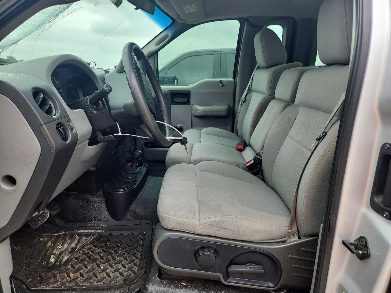 2006 Ford F150 Серебряный vin: 1FTRF04W76KA83184