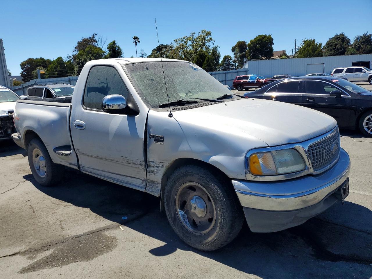 2000 Ford F150 Silver vin: 1FTRF07L0YKB49739