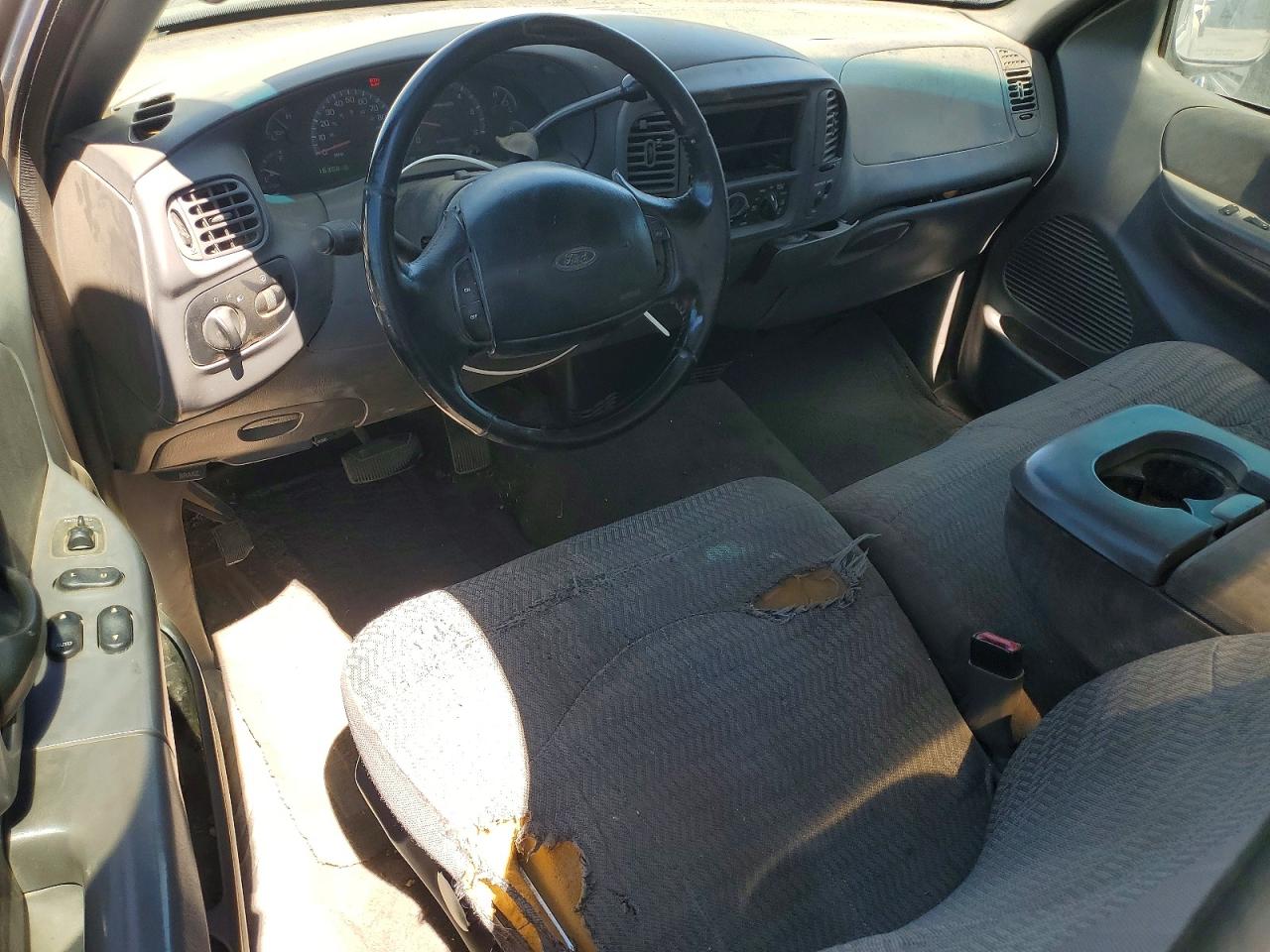 2000 Ford F150 Silver vin: 1FTRF07L0YKB49739