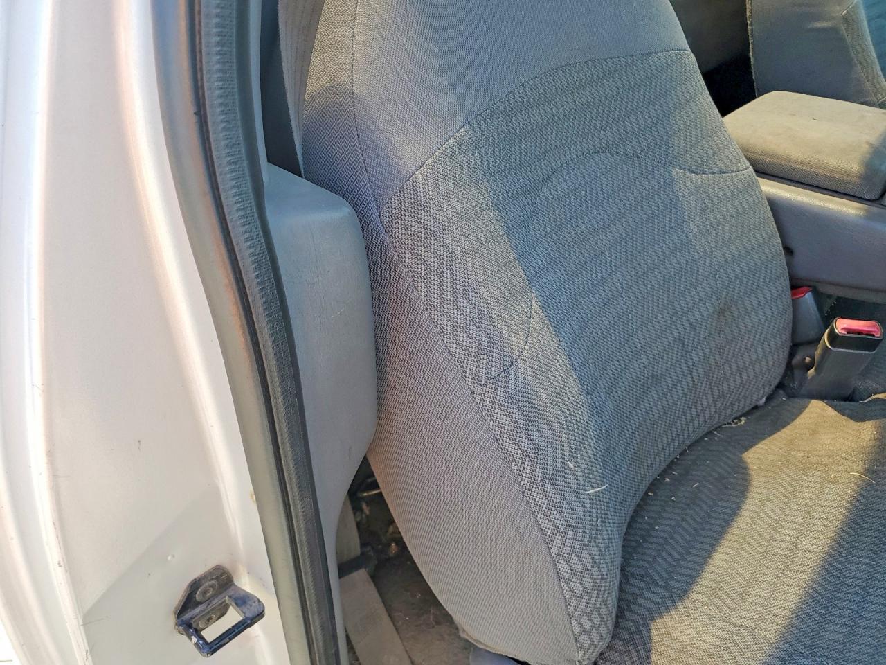 2000 Ford F150 Silver vin: 1FTRF07L0YKB49739
