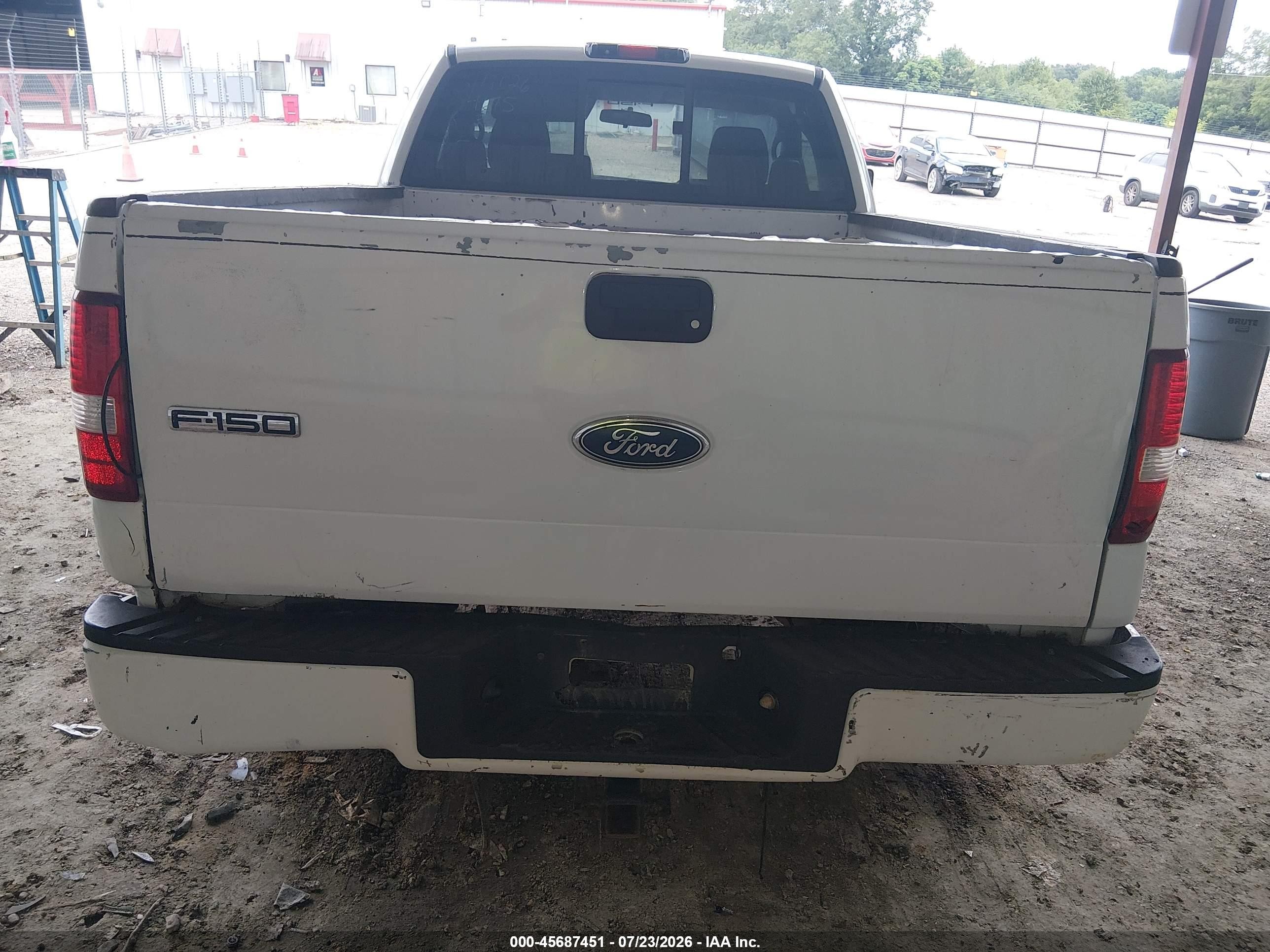 2005 Ford F-150 Stx/xl/xlt White vin: 1FTRF12205KF14615