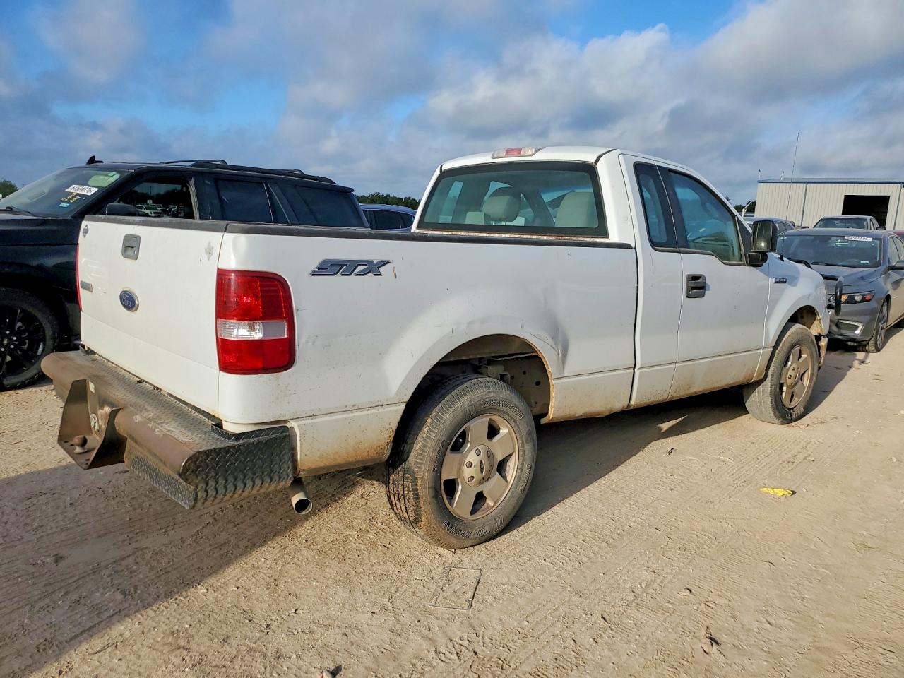 2005 Ford F150 White vin: 1FTRF12205NA95602