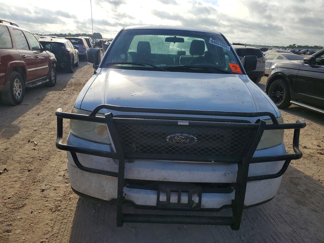 2005 Ford F150 White vin: 1FTRF12205NA95602