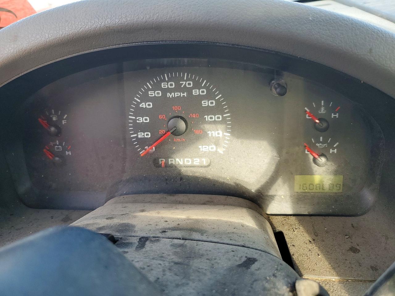 2005 Ford F150 White vin: 1FTRF12205NA95602