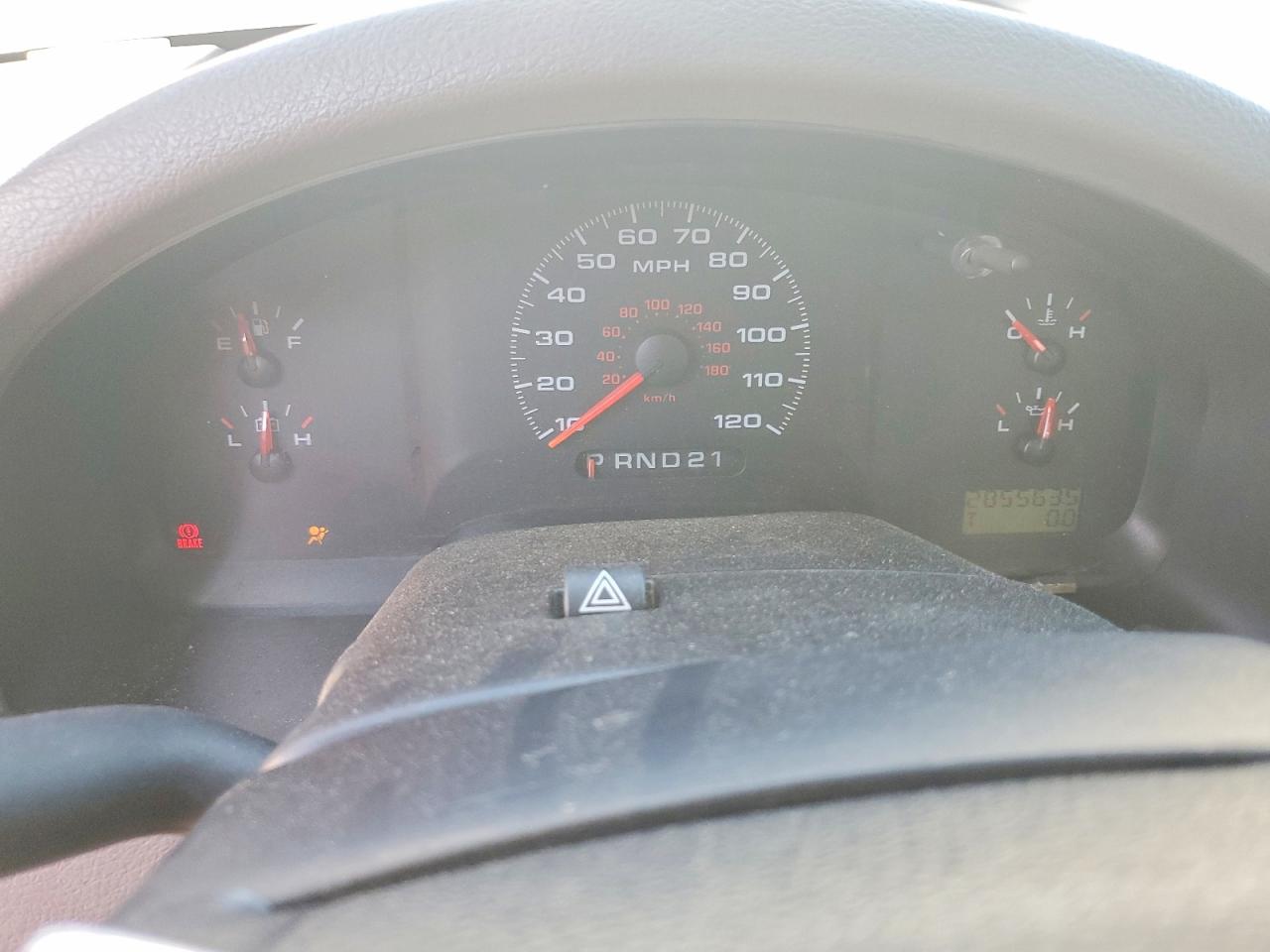 2005 Ford F150 White vin: 1FTRF12205NC09890
