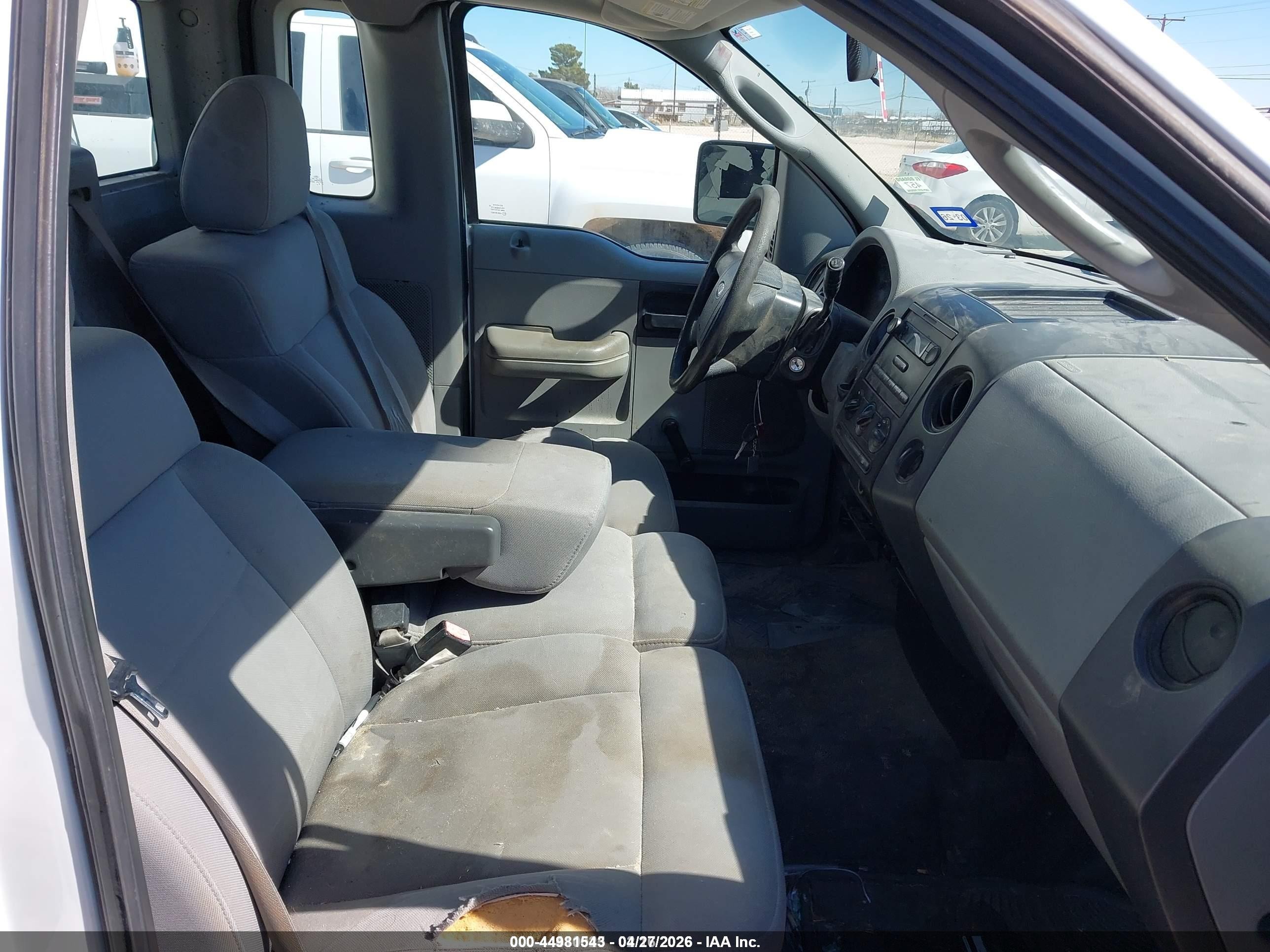 2006 Ford F-150 Stx/xl/xlt White vin: 1FTRF12206NB64855