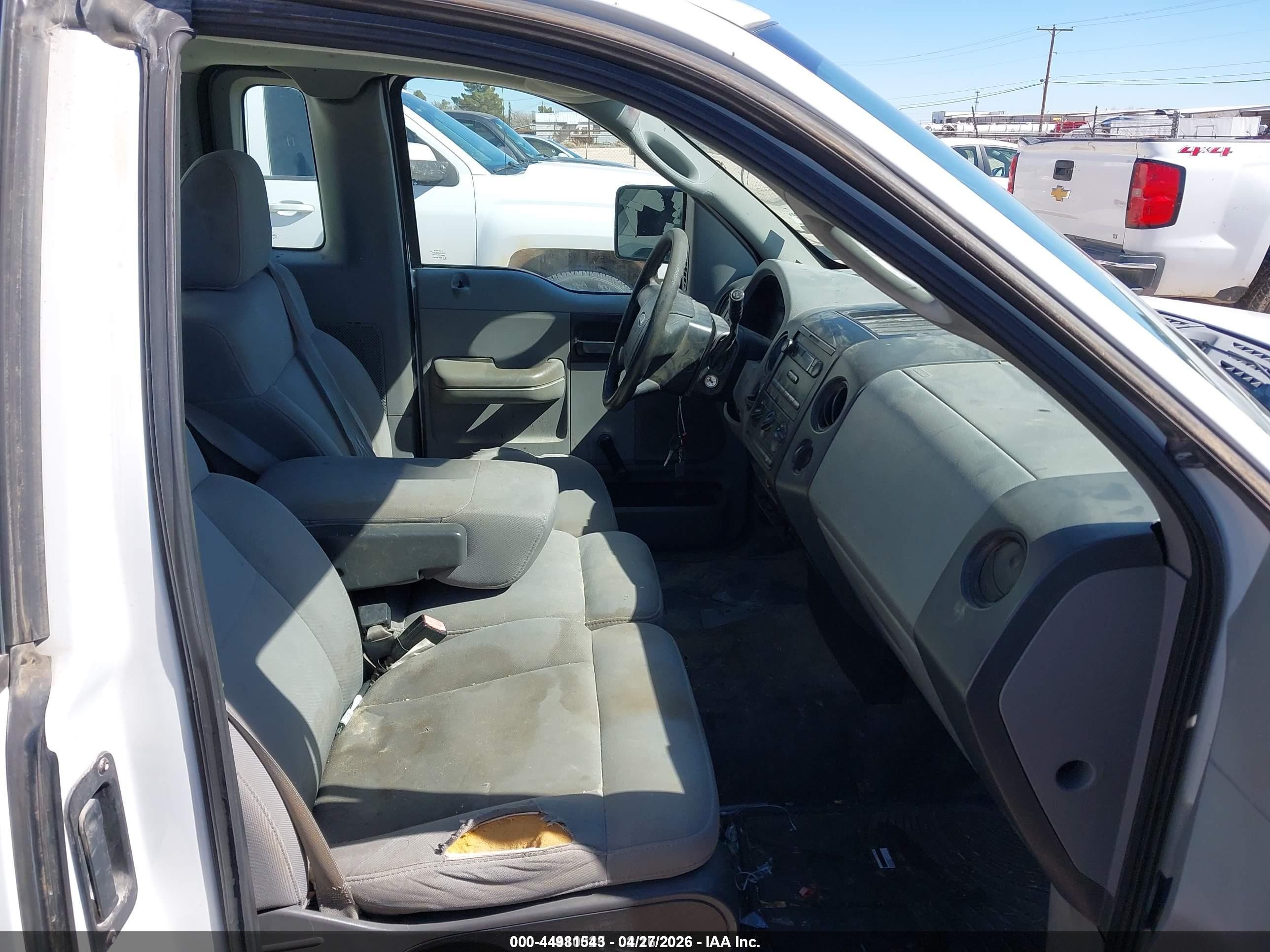2006 Ford F-150 Stx/xl/xlt White vin: 1FTRF12206NB64855