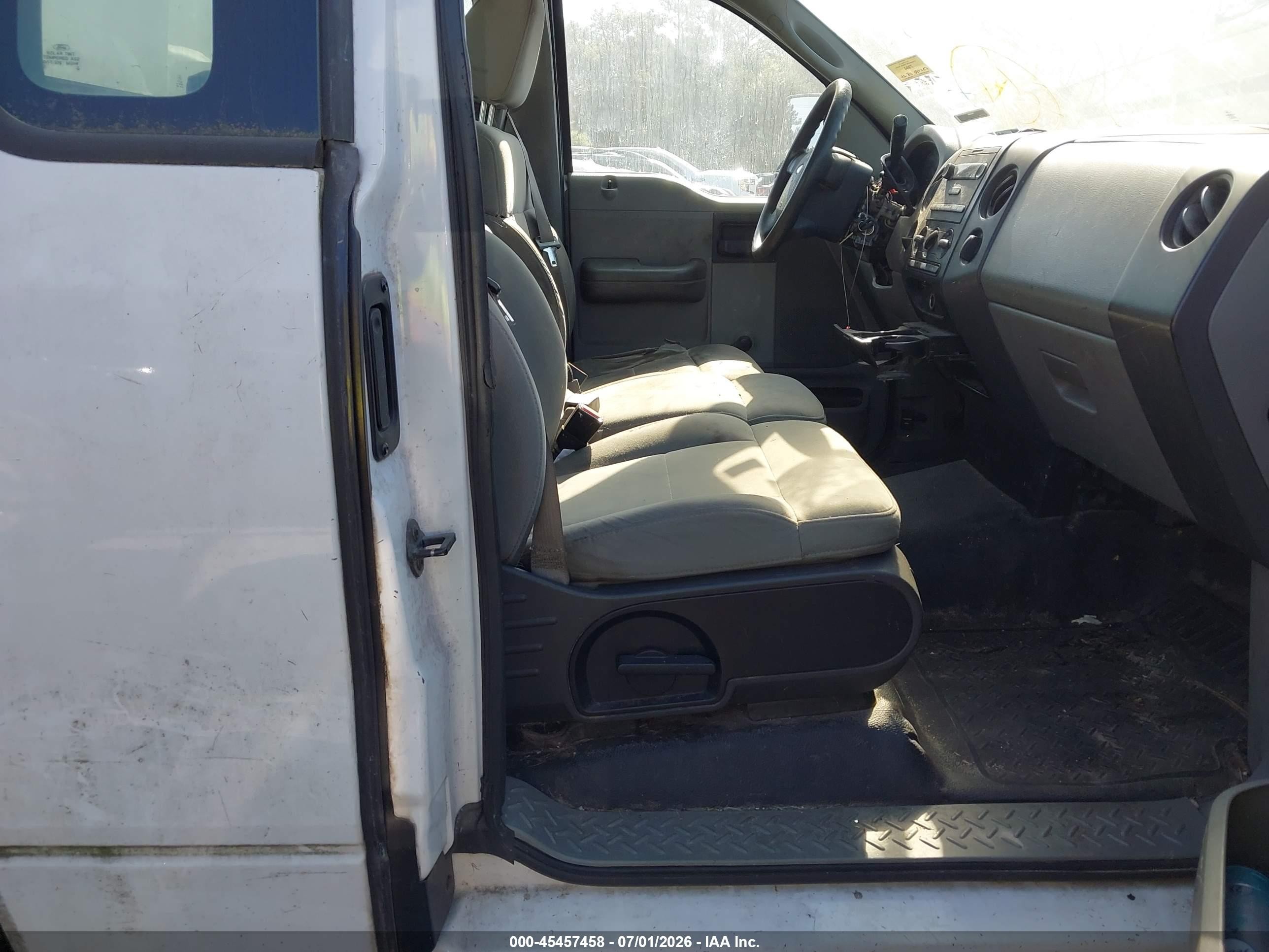 2007 Ford F-150 Stx/xl/xlt White vin: 1FTRF12207KD61737