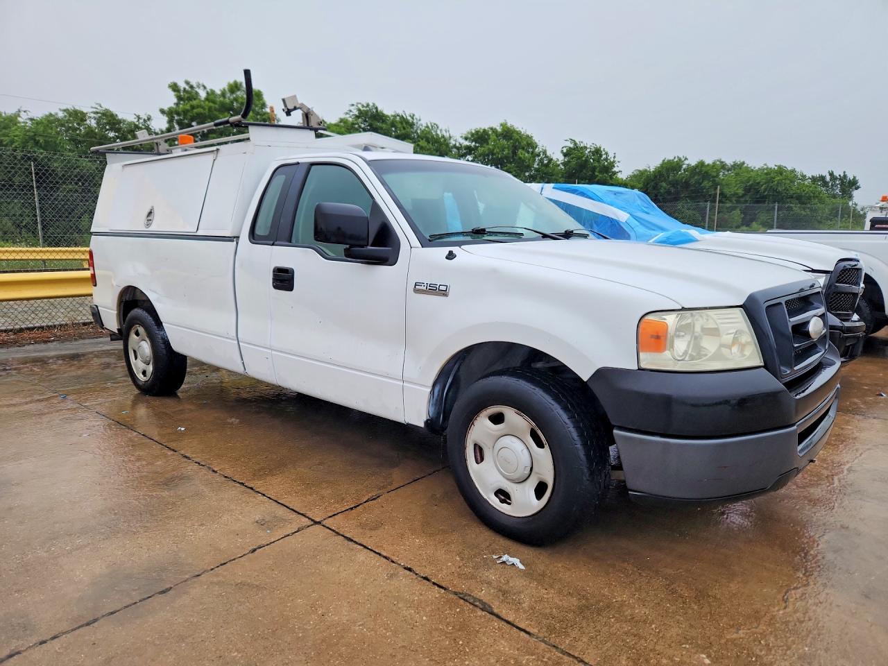 2008 Ford F150 White vin: 1FTRF12208KB70272