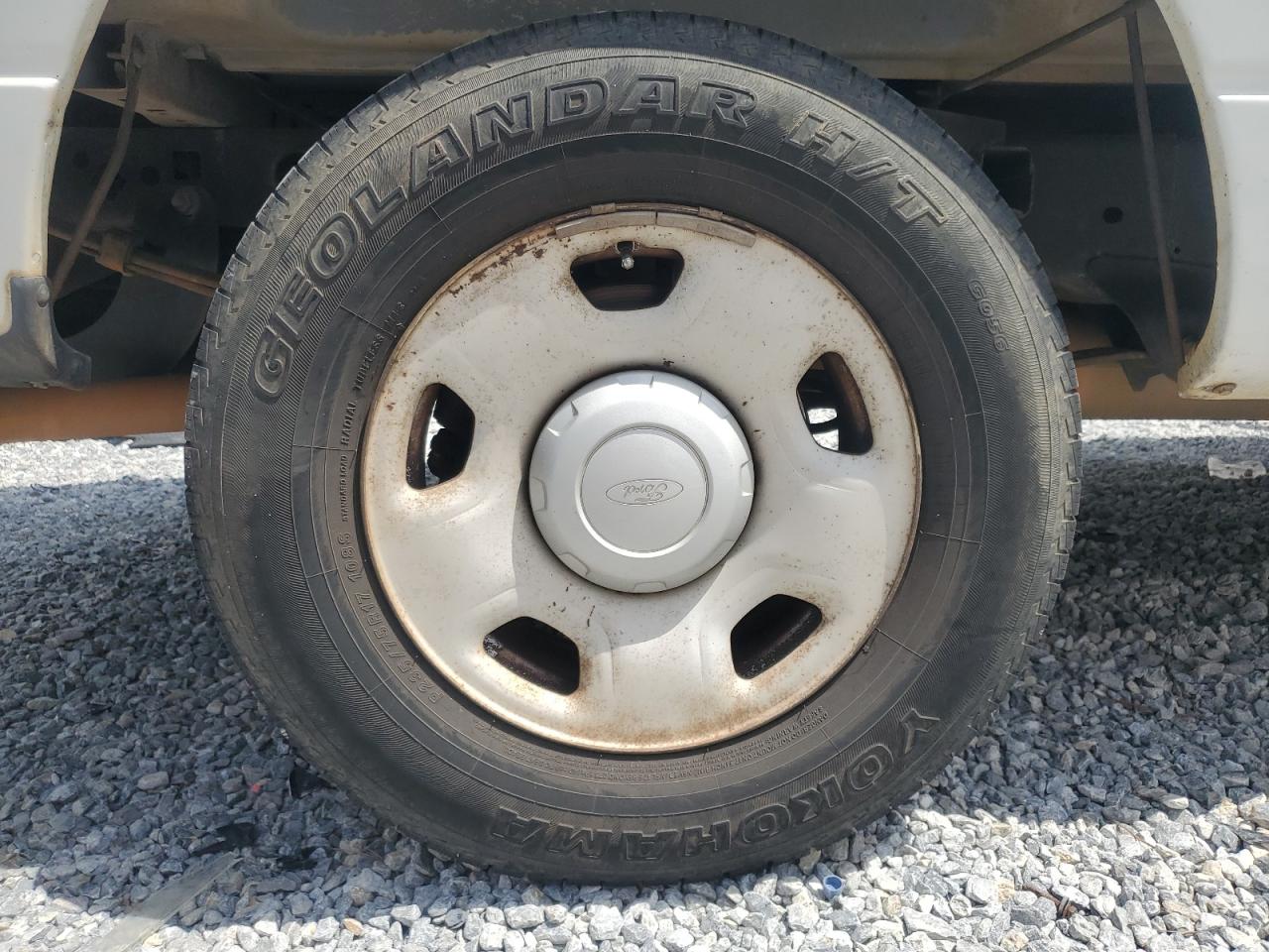 2008 Ford F150 Xl Белый vin: 1FTRF12208KB80638 Damage: Right Rear Wheel, Corrosion, > 12 Inches