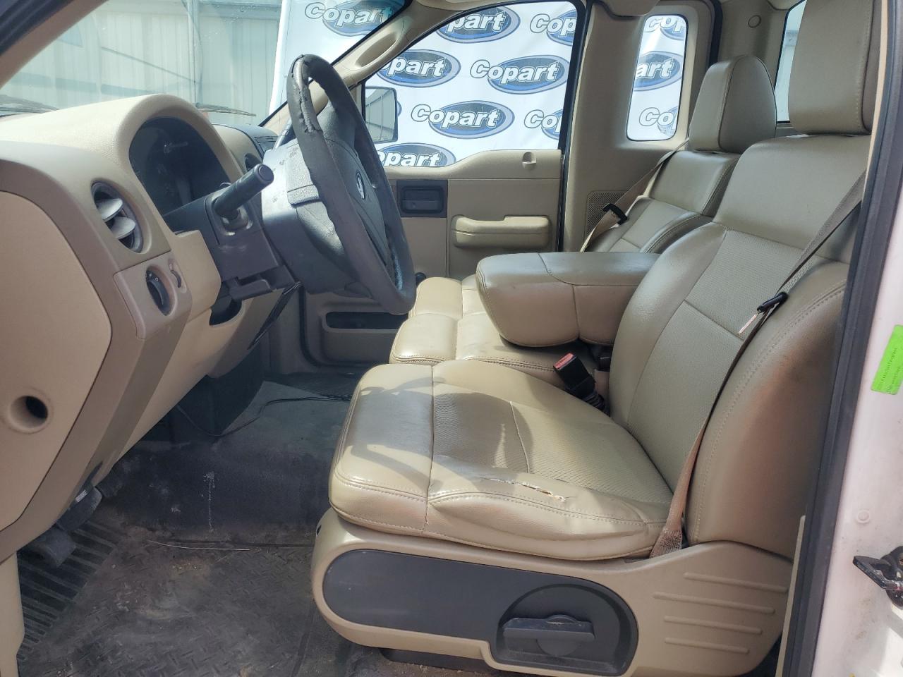 2008 Ford F150 Xl Белый vin: 1FTRF12208KB80638 Damage: Steering Wheel, Worn, Replacement Required