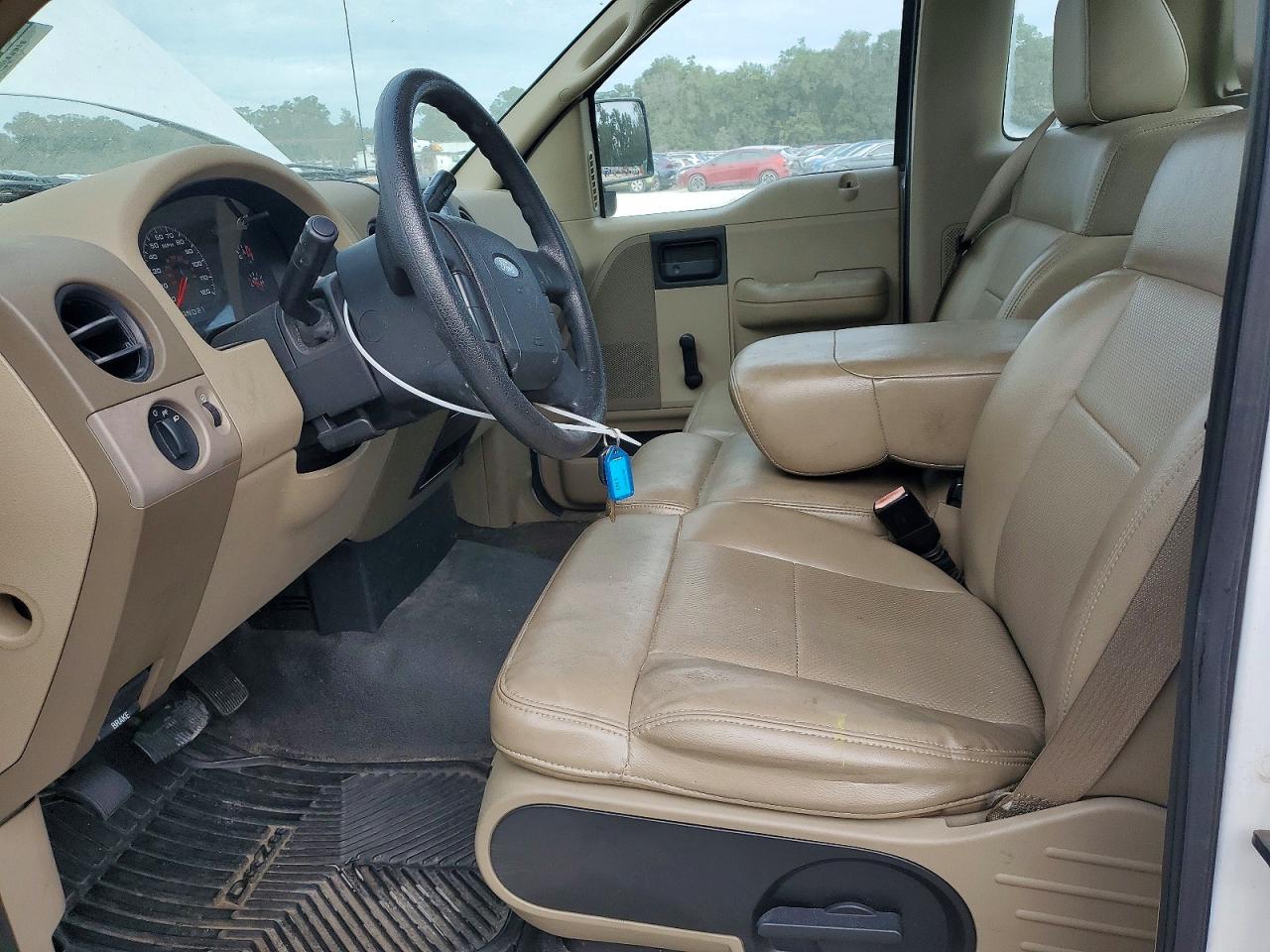 2008 Ford F150 White vin: 1FTRF12208KC88032