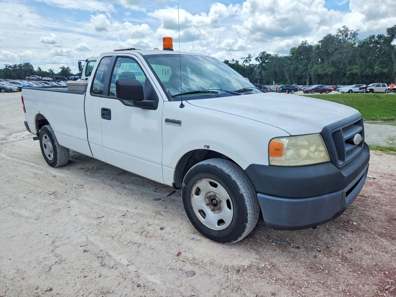2008 Ford F150 White vin: 1FTRF12208KC88032