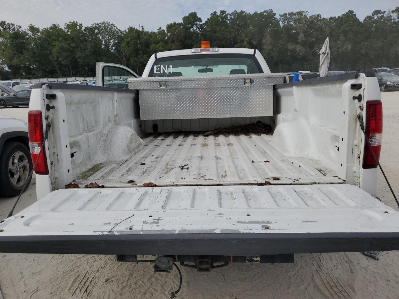2008 Ford F150 White vin: 1FTRF12208KC88032 Damage: Tailgate, Multiple Scratches Heavy, 3