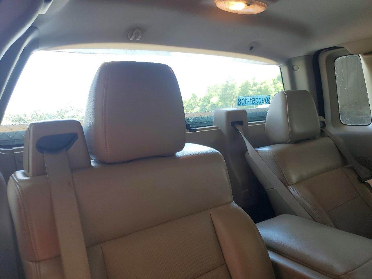 2008 Ford F150 White vin: 1FTRF12208KC88077