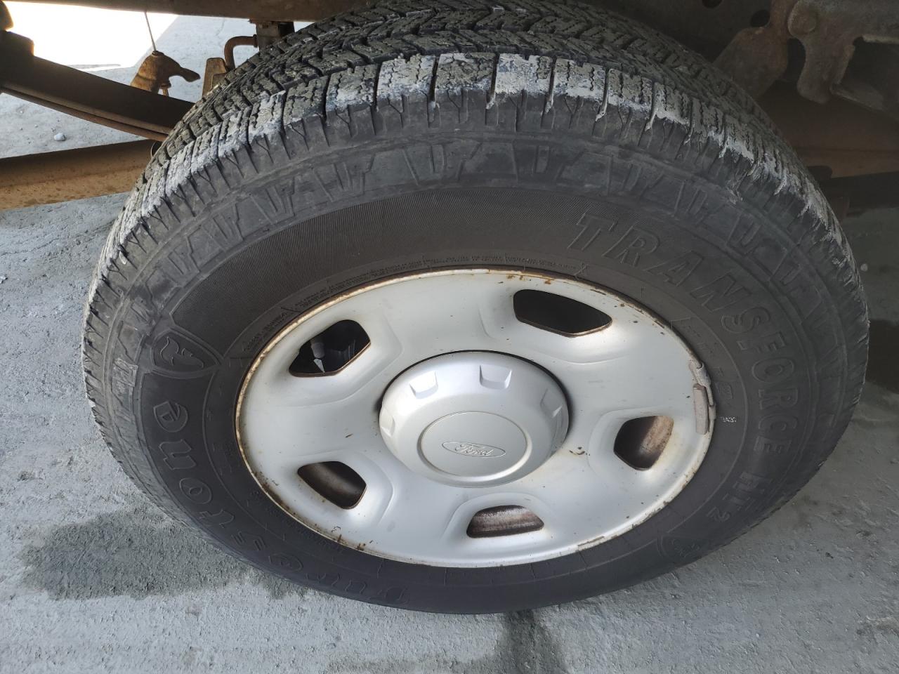 2008 Ford F150 White vin: 1FTRF12208KC88077 Damage: Right Rear Wheel, Chipped, 10 Or More