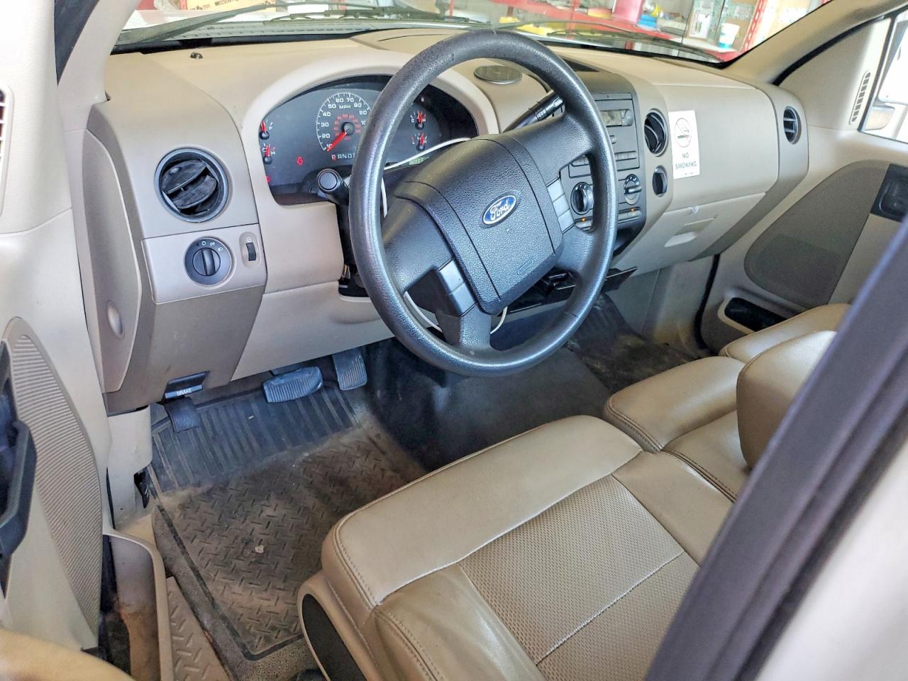 2008 Ford F150 White vin: 1FTRF12208KC88077