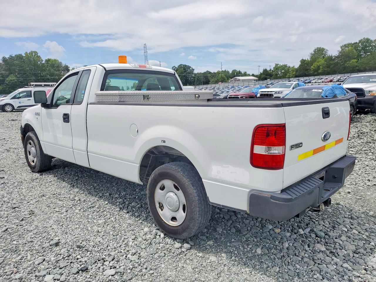 2008 Ford F150 White vin: 1FTRF12208KC88077