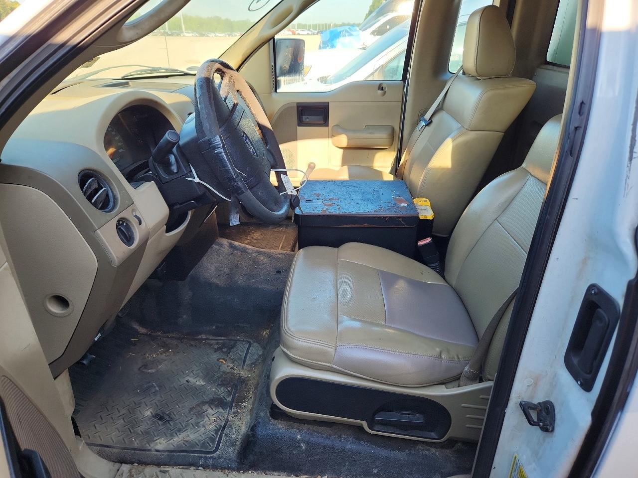 2008 Ford F150 Белый vin: 1FTRF12208KD78426