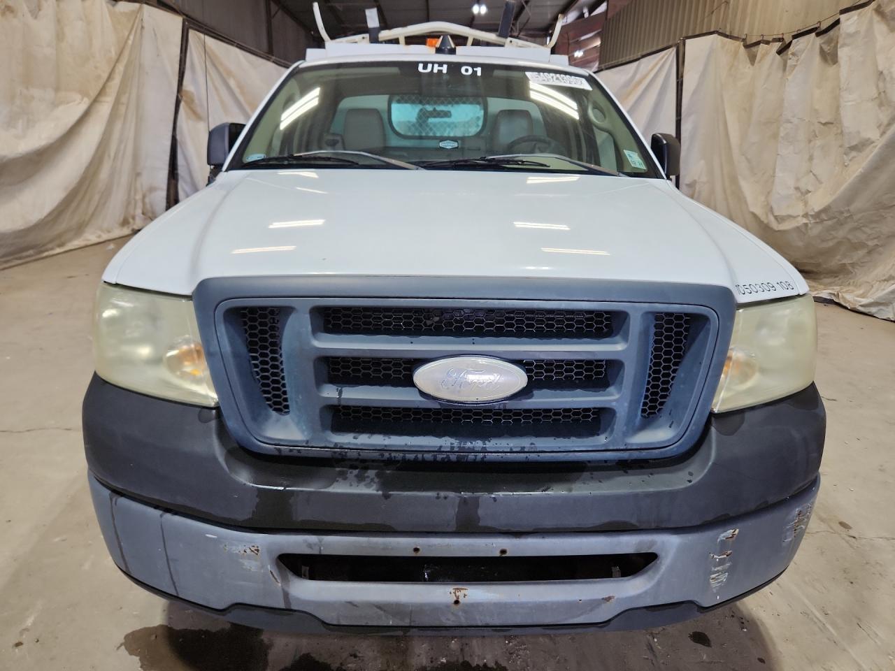 2008 Ford F150 Белый vin: 1FTRF12208KD78426 Damage: Front Bumper, Multiple Scratches Heavy, 3