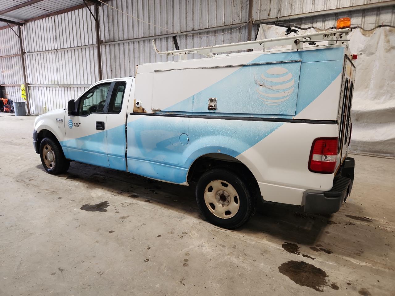 2008 Ford F150 Белый vin: 1FTRF12208KD78426 Damage: Left Qtr Panel, Dent(S) W/No Paint Dmg, > 12 Inches