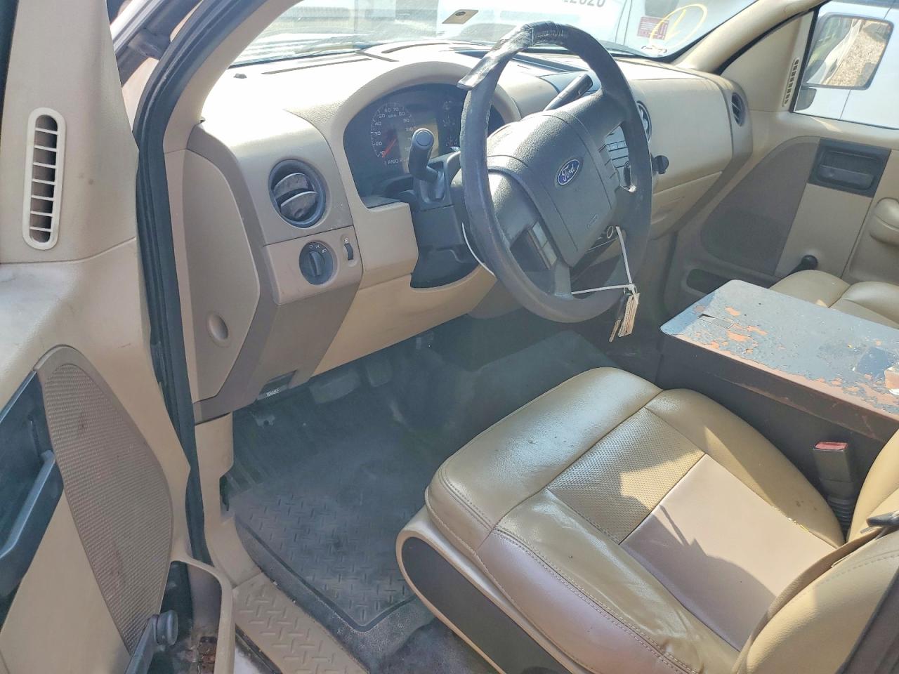 2008 Ford F150 White vin: 1FTRF12208KD78426