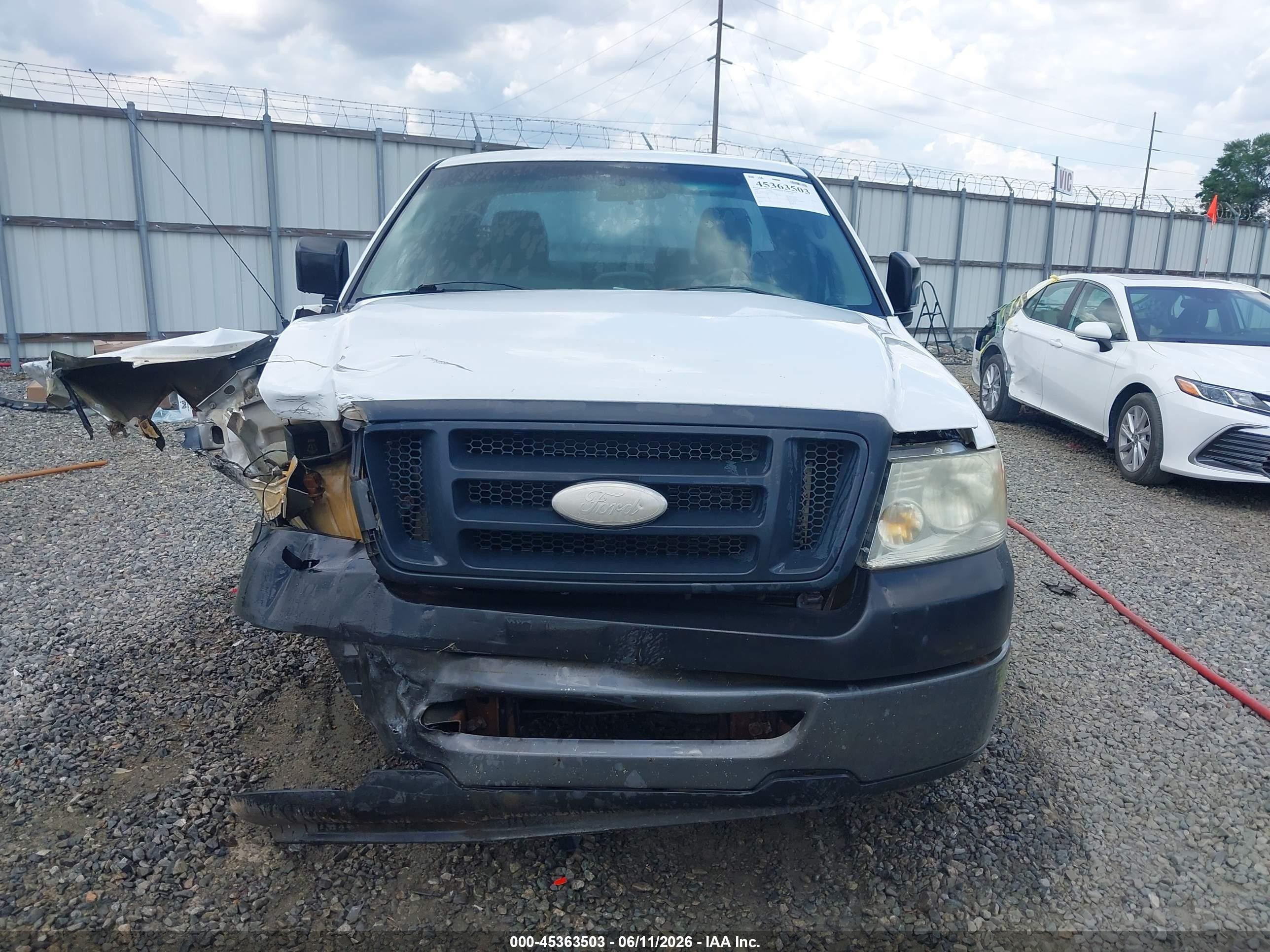 2007 Ford F-150 Stx/xl/xlt White vin: 1FTRF12217NA06882